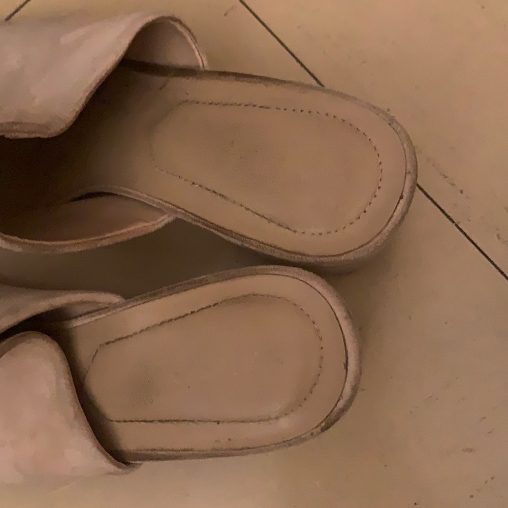 Small Block Heels - Picture 3 of 13